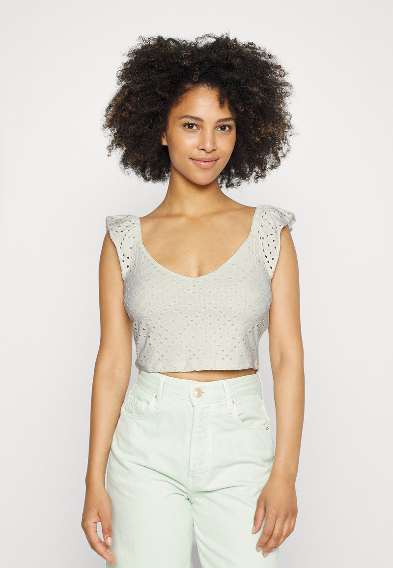 Damen T-Shirts | Vero Moda Petite VMTASSA CROP TOP T-Shirt print snow white/weiß - XT82891 Damen T-Shirts | Vero Moda Petite VMTASSA CROP TOP T-Shirt print snow white/weiß - XT82891