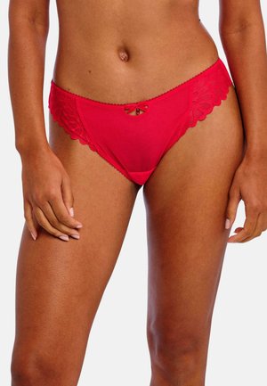 Rote Bikiniunterwäsche mit Spitzenbesatz, gewelltem Rand, einer kleinen Schleifenapplikation vorne und einer weichen, glatten Stofftextur.