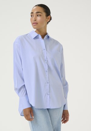Kaffe KATARA - Nööpidega pluus - light blue pin stripe