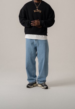 Collegepaita - black