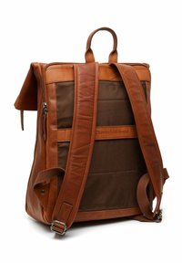 Zaino in pelle marrone con schienale in rete imbottita, spallacci regolabili, maniglia superiore e "Chesterfield Brand" impresso sul pannello posteriore.