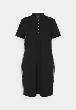 Schwarzes Polokleid mit kurzen Ärmeln, Kragen, goldenen Knöpfen und weißen Logostreifen an den Seiten mit der Aufschrift "Ralph Lauren."