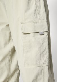 Thumbnail Image 6