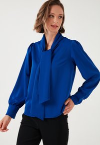 LELA REGULAR FIT niebieski