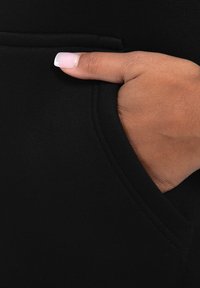 Thumbnail Image 4