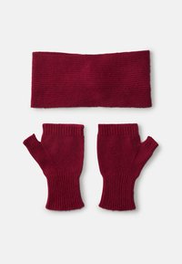 Bordeaux strikkede fingerløse handsker og pandebånd, ribbet tekstur, blødt materiale, med et sømløst design for varme og komfort.