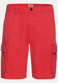 Shorts cargo rouges en tissu léger, avec deux poches latérales et une fermeture avant à boutons avec des détails couturés.