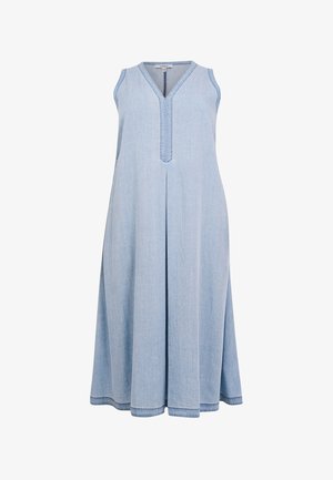 Ærmeløs lyseblå denim midi-kjole med V-hals og frontcenterplissering, med subtile sømdetaljer og en afslappet pasform.