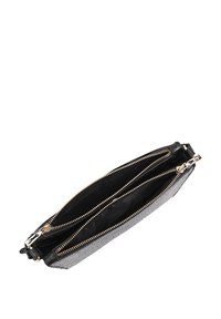 Zwarte leren clutch met een gestructureerd krokodillenpatroon, voorzien van twee ritscompartimenten en accenten in goudkleurig metaal.