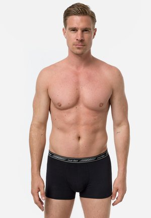 Czarne bokserki wykonane z miękkiego materiału, z fakturowanym czarnym paskiem w talii z szarym geometrycznym wzorem i detalem z logo.