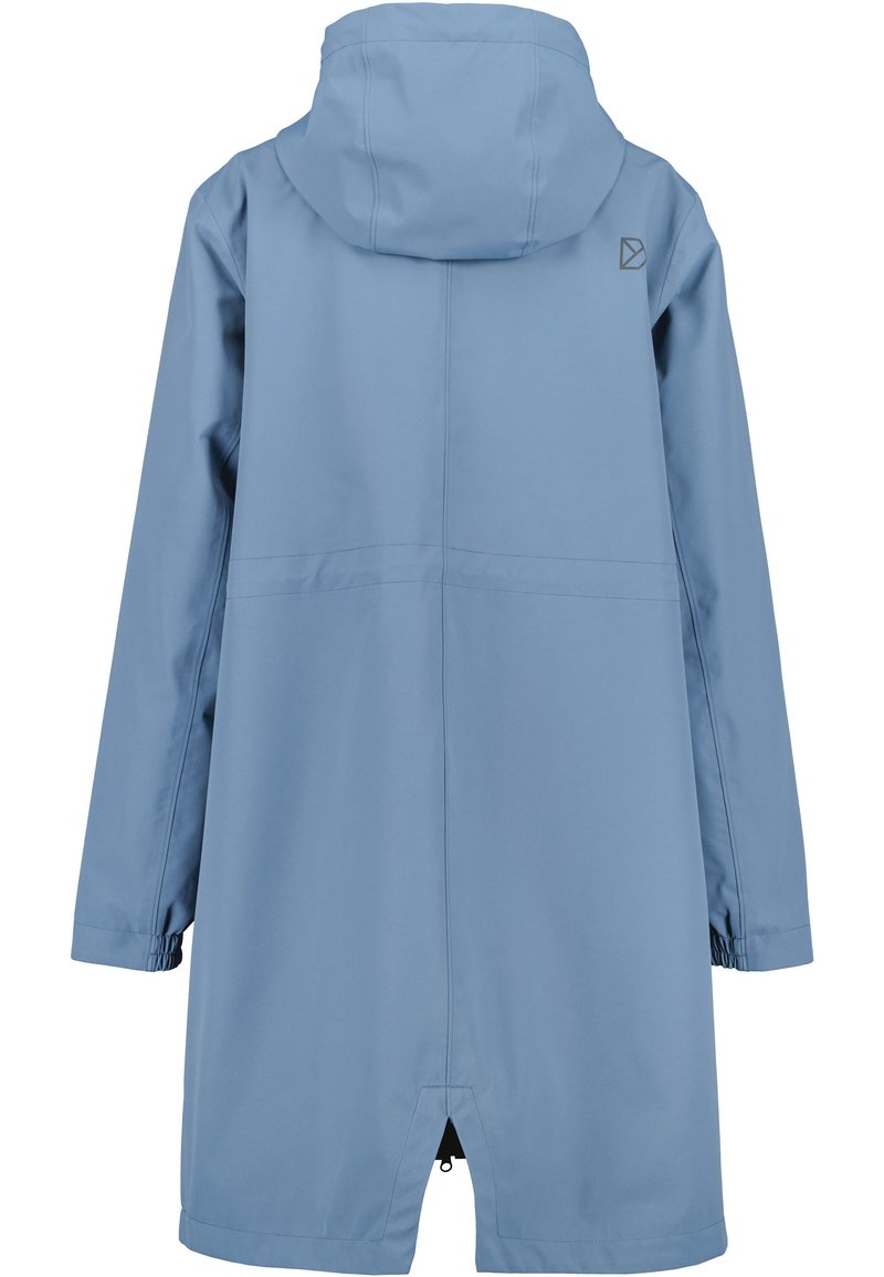 Helle blaue wasserdichte Jacke mit Kapuze, verstellbaren Bündchen und einem belüfteten Rücken. Mit nahtlosem Design und minimalistischen Branding-Details.