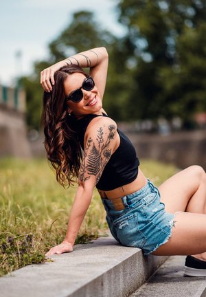 VUCH, ELEA - Sunglasses - black