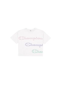 Camiseta blanca de algodón con la palabra "Champion" en letras en cursiva de color rosa pastel, morado y verde en la parte delantera. Diseño de cuello redondo.
