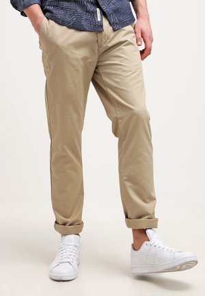 Chino - sand