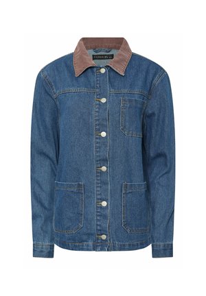 Blauwe spijkerjas met een bruine ribfluwelen kraag, zilveren drukknoopsluitingen aan de voorkant en drie opgestikte voorzakken.