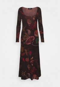 Robe longue à manches longues en tissu sombre arborant un motif floral coloré. Encolure carrée et silhouette ajustée, avec des détails texturés.