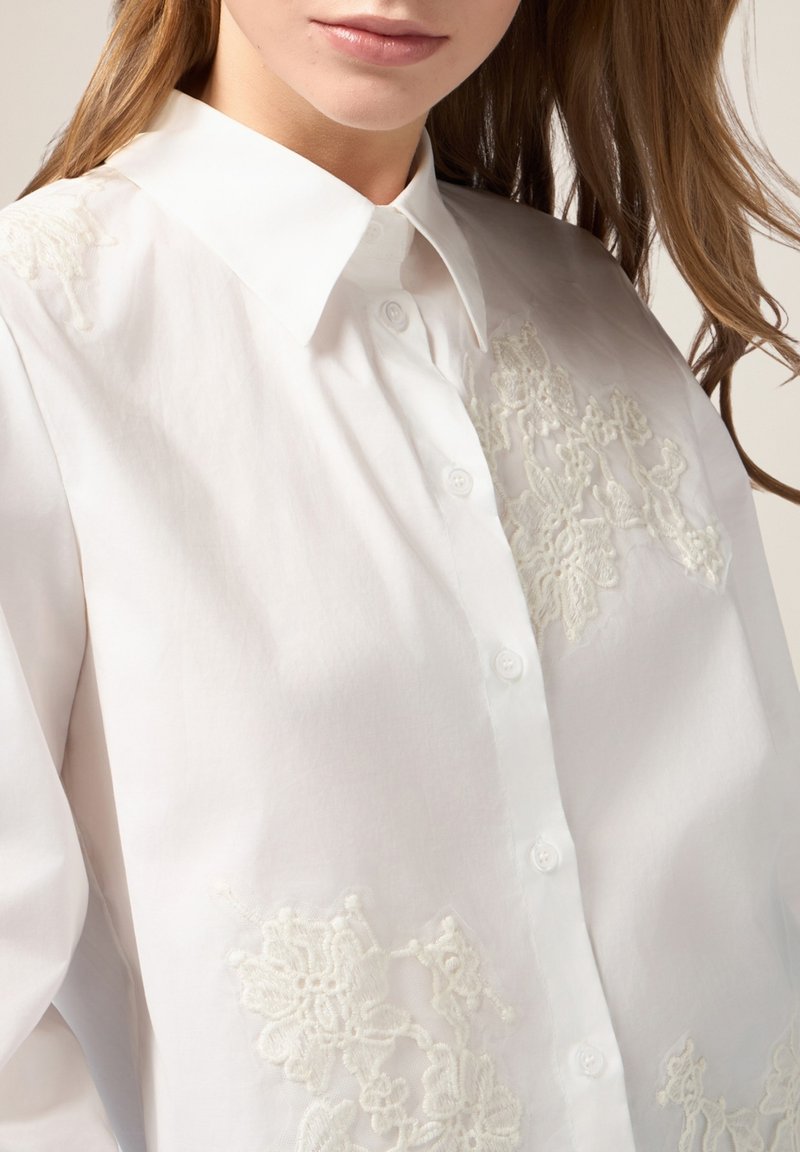 Oltre CON RICAMI Camicia bianco