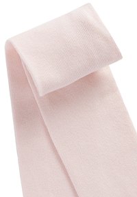 Helles rosa Stoffband, gewebte Textur, flache Form, an einem Ende gefaltet, geeignet für verschiedene dekorative Zwecke.