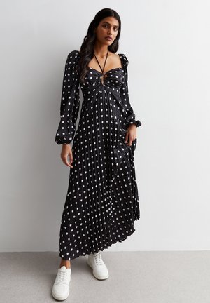 POLKA DOT PLEATED CUT OUT  - Maxi dress - black