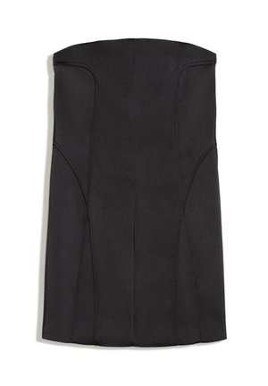 Čierne priliehavé mini šaty bez ramienok s tvarovanými švami a rovnou lemovkou, položené na bielom pozadí.