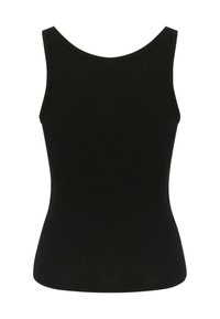 Svart ribbet tank topp med rund halslinje og slanke stropper, tettsittende silhuett, glatt tekstur og ingen synlige dekorasjoner eller mønstre.