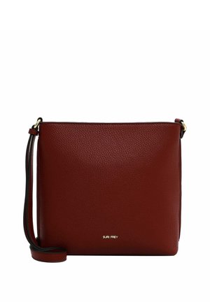 Braune Umhängetasche aus strukturiertem Leder mit verstellbarem Riemen und kleinem goldfarbenem "SURI FREY"-Logo in der Mitte vorne.