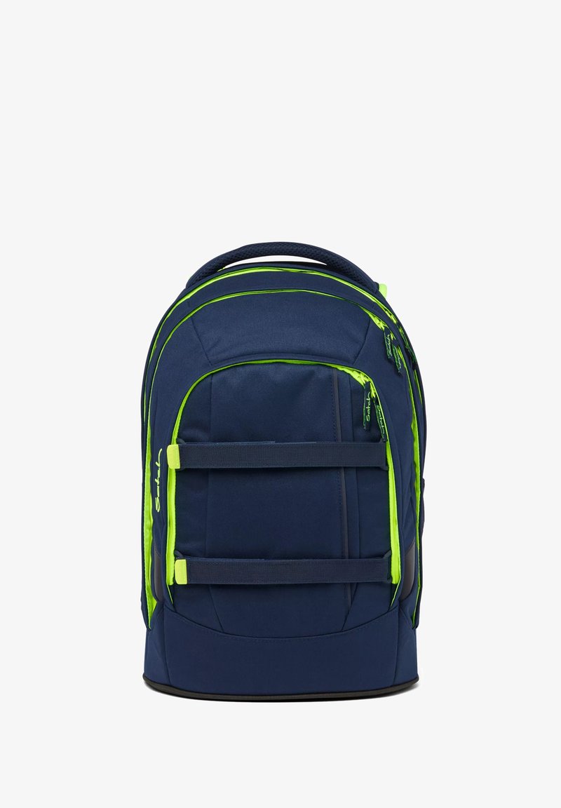 Zaino navy con dettagli verde fluo, dotato di molteplici scomparti con zip, spallacci regolabili e schienale imbottito per il comfort.