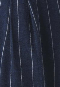 GAP Kratke hlače - navy
