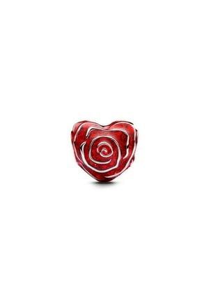 Rotes keramisches Herzobjekt mit einem erhabenen Spiralenrosendesign. Glatte Textur mit glänzendem Finish und weißer Umrandung.