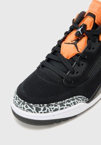 Jordan JORDAN SPIZIKE - Tenisky - black/starfish white/photon dust