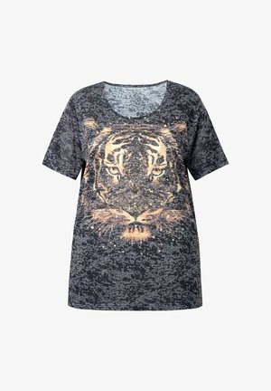 Schwarzes T-Shirt mit Rundhalsausschnitt und kurzen Ärmeln, das ein großes Tigergesicht in Orange und Beige mit einem strukturierten Hintergrundmuster zeigt.
