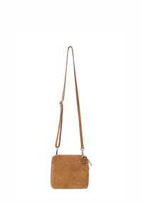 Brązowa zamszowa torebka przez ramię o prostokątnym kształcie, regulowanym pasku, srebrnymi akcentami i zamykanej głównej komorze na zamek błyskawiczny.