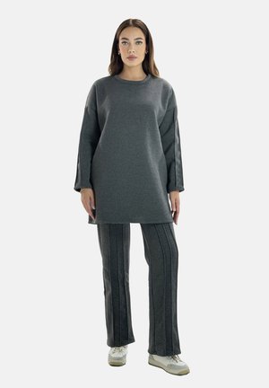 Elara SET  - Tracksuit bottoms - grau