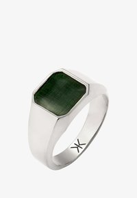 Kijelölve, silver-coloured