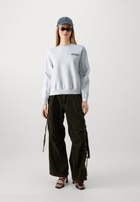 Hollister Co. SMALL SCALE LOGO CREW - Φούτερ - grey heather