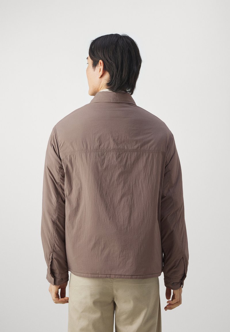 Calvin Klein Jeans SHACKET - Mezisezónní bunda - braun