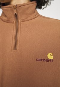 Carhartt WIP HALF ZIP AMERICAN SCRIPT - Sweatshirt - hamilton brown