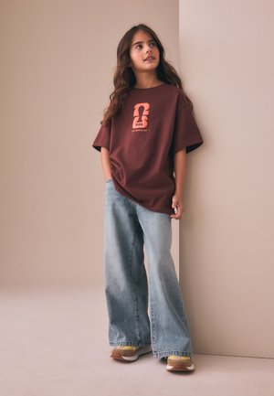 Next, REGULAR FIT - FIFA LICENSE OVERSIZED GRAPHIC T-SHIRT . - T-Shirt print - brown