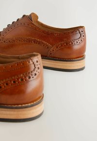 Next OXFORD TOECAP  - Klassiset nauhakengät - tan brown