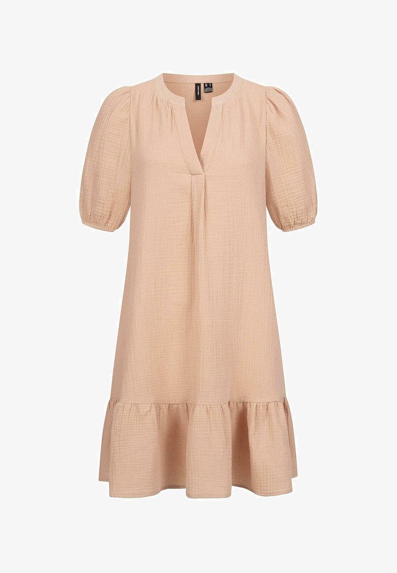 Krátky rukáv, svetloružové šaty s výstrihom do V, textúrovaná látka a volánik na spodnom leme. Obsahuje zhrnuté, pufované rukávy pre väčší objem.