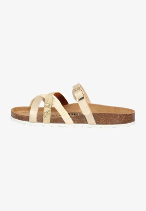 Beige slipper sandaal met drie banden; één sprankelend, één glad en één met structuur. Kurken voetbed, lichte zool, enkele verstelbare enkelband.