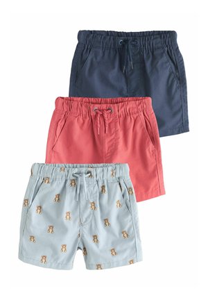 Tre par korte bukser til småbørn med elastiske taljebånd og snore: navyblå, koralpink og lyseblå med brune bamseprint.