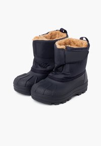 Stivali invernali della Marina con fodera in pelliccia sintetica, suola in gomma, grip testurizzato e cinturino regolabile. Forma corta e arrotondata con parte superiore imbottita.