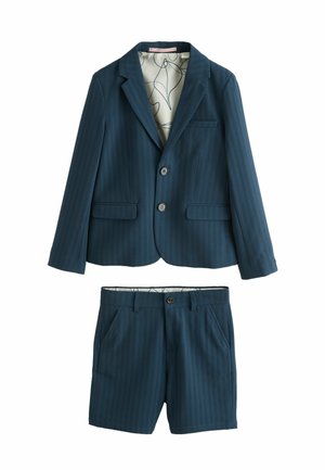 Sada tmavomodrého obleku z dvoch častí s dvoma gombíkmi na saku a zodpovedajúcimi na mieru šitými šortkami, s abstraktným vzorom na podšívke s líniami.