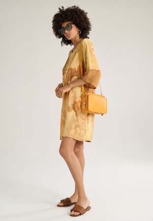 Day dress - lava