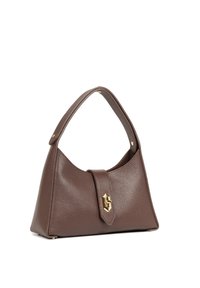 Borsa a tracolla in pelle marrone con una forma strutturata, un manico corto e un pattina frontale con una chiusura a logo in tono dorato. Superficie testurizzata.