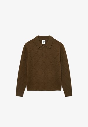 Brown knitted polo sweater featuring a diamond pattern, three buttons at the collar, and ribbed cuffs and hem.