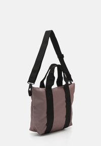 Rains TOTE BAG MICRO UNISEX - Torba preko tijela - muse