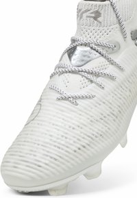 Puma FUTURE 8 ULTIMATE - Nogometne kopačke za čvrstu podlogu - white matte silver