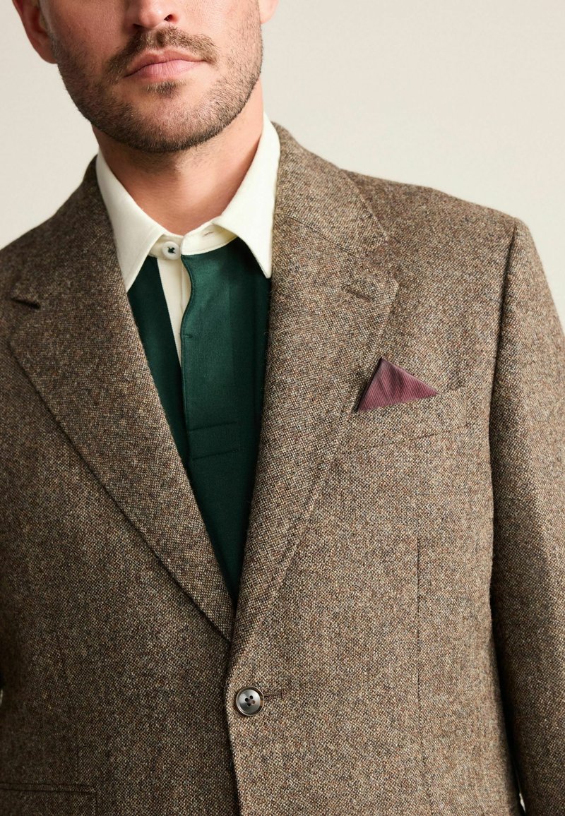 Camel marron mouchoir de poche de Donegal Tweed / mouchoir